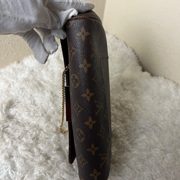 Louis Vuitton Monogram Favorite MM - Picture 5 of 10